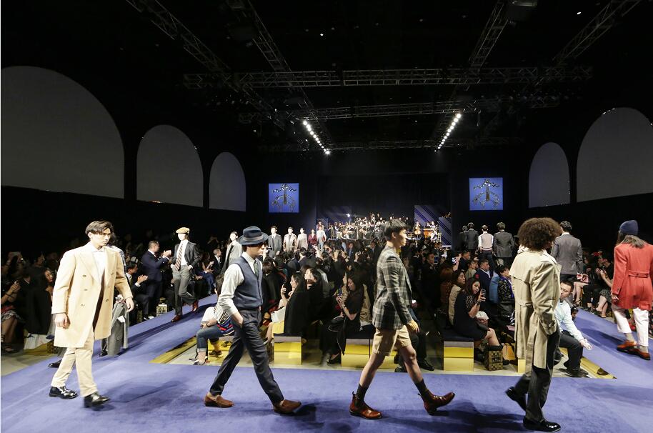 Brooks Brothers「布克兄弟」上海举办「蓝毯」时装秀庆祝品牌两百周年诞辰 