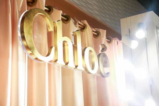 Chloe18秋冬全新Tess系列手袋与全球限量Sonnie系列运动鞋携手COSCIA蔻莎华南区首发