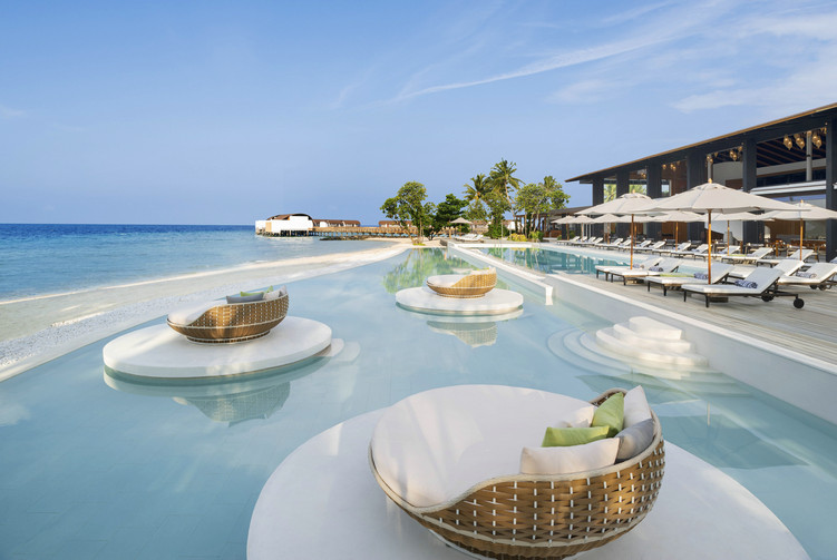 去马尔代夫旅行住米兰胡岛威斯汀度假酒店可以可以看下这篇文章，在热带群岛绿洲尽享舒适与健康
