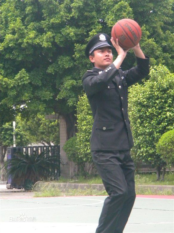 贾乃亮 2011年《便衣警官》饰麦小龙