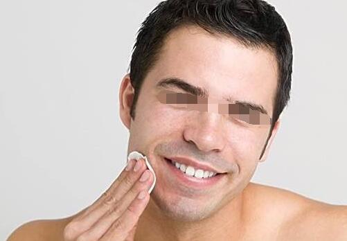 男士如何选择爽肤水 冬季使用爽肤水有什么护肤作用 