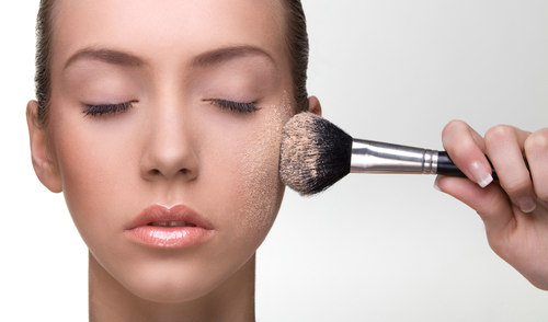 定妆粉和修容粉哪个先用 修容粉和定妆粉使用顺序  