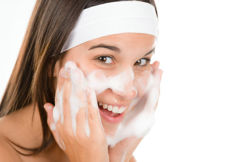 洗脸用什么好洗得干净 洁面膏和洁面啫喱的区别 