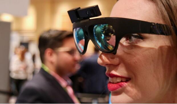 Rokid发布全球首款消费级AR眼镜，斩获CES两项创新大奖