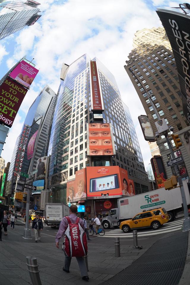 百雀羚纽约时代广场霸屏，和年轻人一起向阳生长 