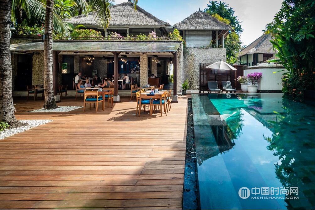 巴厘岛卡玛金巴兰度假酒店推出全新海湾酒吧、烧烤餐厅以及时尚精品店